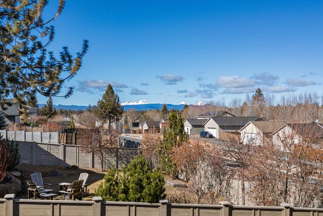 20640 Cougar Peak Drive, Bend, OR 97702