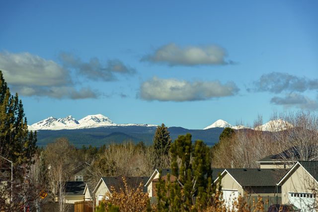 20640 Cougar Peak Drive, Bend, OR 97702