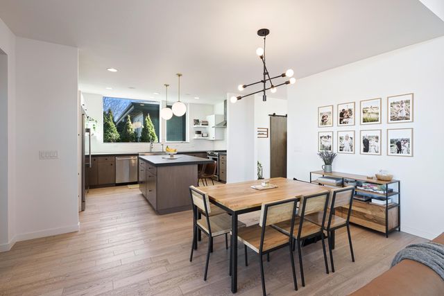 20640 Cougar Peak Drive, Bend, OR 97702