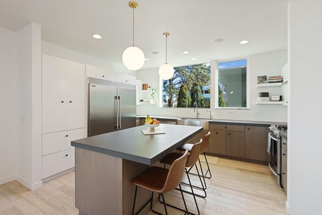 20640 Cougar Peak Drive, Bend, OR 97702