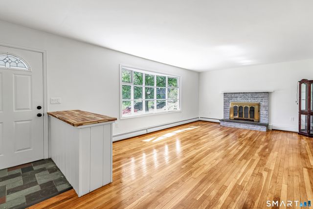 3 Laurel Avenue, Derby, CT 06418