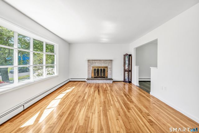 3 Laurel Avenue, Derby, CT 06418