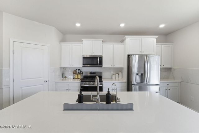 14 Barnegat Lane, Jackson, NJ 08527