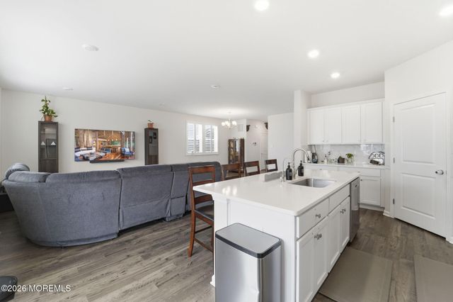 14 Barnegat Lane, Jackson, NJ 08527