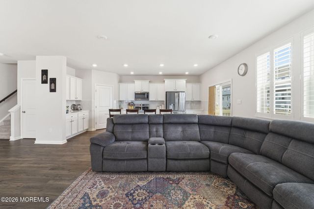 14 Barnegat Lane, Jackson, NJ 08527