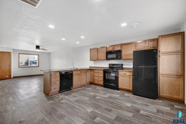 2800 E Madison St Street 1-4, Sioux Falls, SD 57103