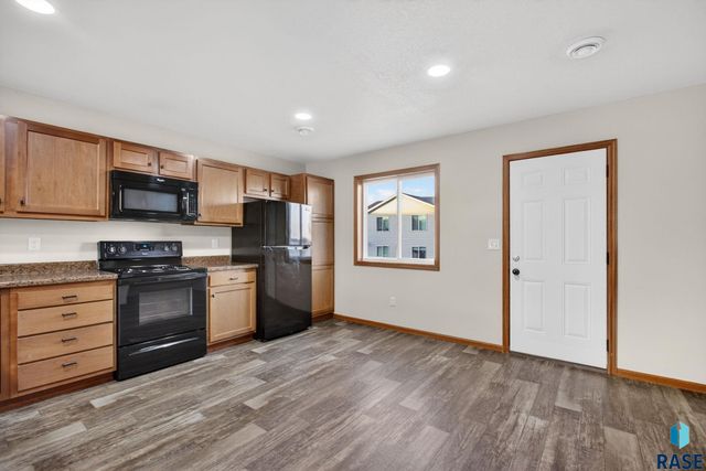 2800 E Madison St Street 1-4, Sioux Falls, SD 57103