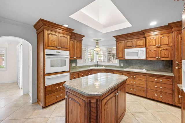 48825 Ave Anselmo, La Quinta, CA 92253