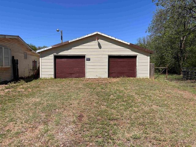 501 W THIRD STREET, Burkburnett, TX 76354