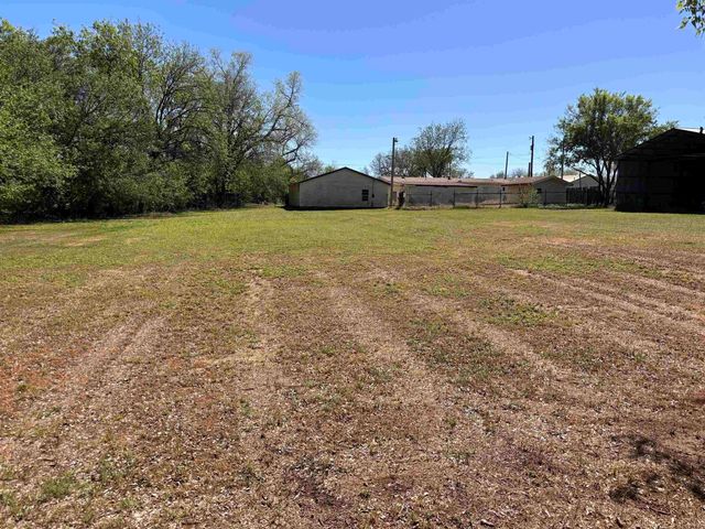 501 W THIRD STREET, Burkburnett, TX 76354