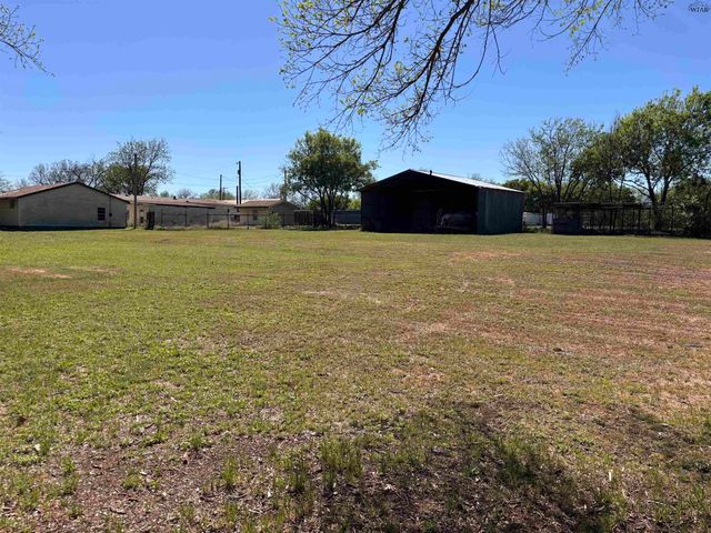 501 W THIRD STREET, Burkburnett, TX 76354