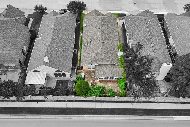 2232 Wembley Wood Lane, Bedford, TX 76022
