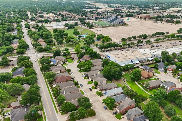 2232 Wembley Wood Lane, Bedford, TX 76022