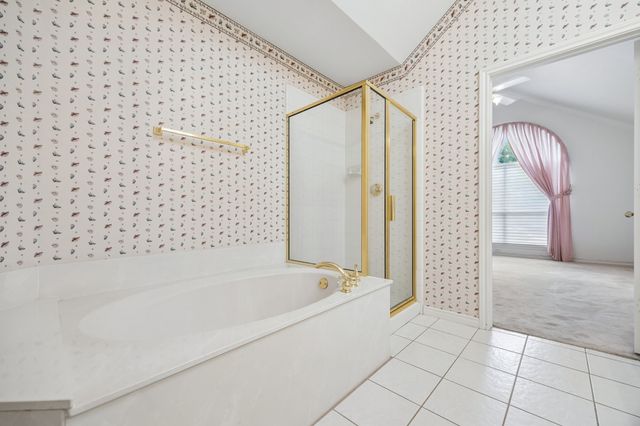 2232 Wembley Wood Lane, Bedford, TX 76022