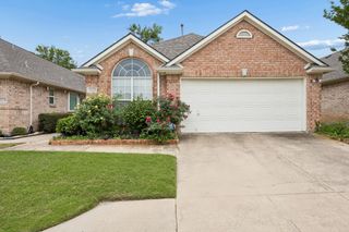 2232 Wembley Wood Lane, Bedford, TX 76022