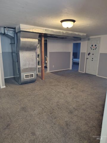 820 Meadows Dr, Twin Falls, ID 83301