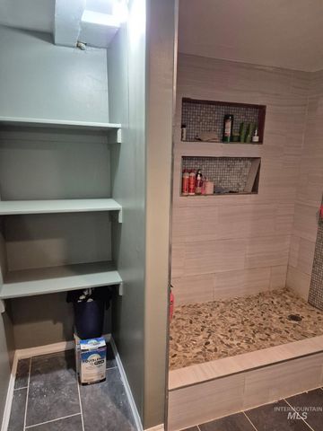 820 Meadows Dr, Twin Falls, ID 83301