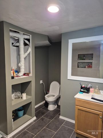 820 Meadows Dr, Twin Falls, ID 83301