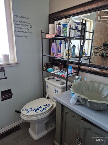 820 Meadows Dr, Twin Falls, ID 83301