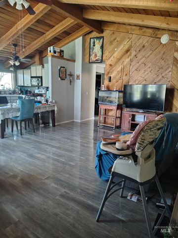 820 Meadows Dr, Twin Falls, ID 83301