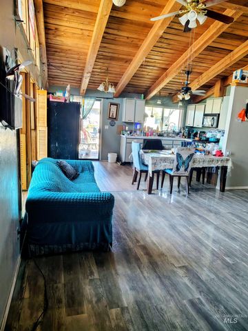 820 Meadows Dr, Twin Falls, ID 83301