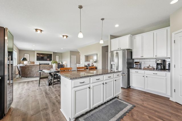 4647 Copper Ridge Drive, Woodbury, MN 55129