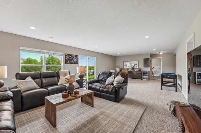 4647 Copper Ridge Drive, Woodbury, MN 55129