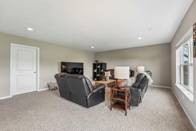 4647 Copper Ridge Drive, Woodbury, MN 55129