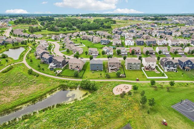 4647 Copper Ridge Drive, Woodbury, MN 55129