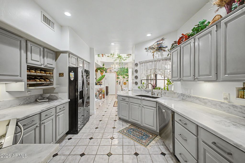 Image 19 of property listing at 1700 E LAKESIDE Drive 63, Gilbert, AZ 85234