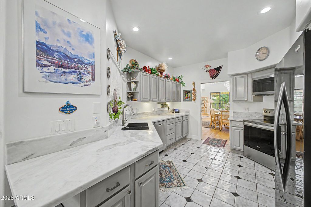 Image 21 of property listing at 1700 E LAKESIDE Drive 63, Gilbert, AZ 85234