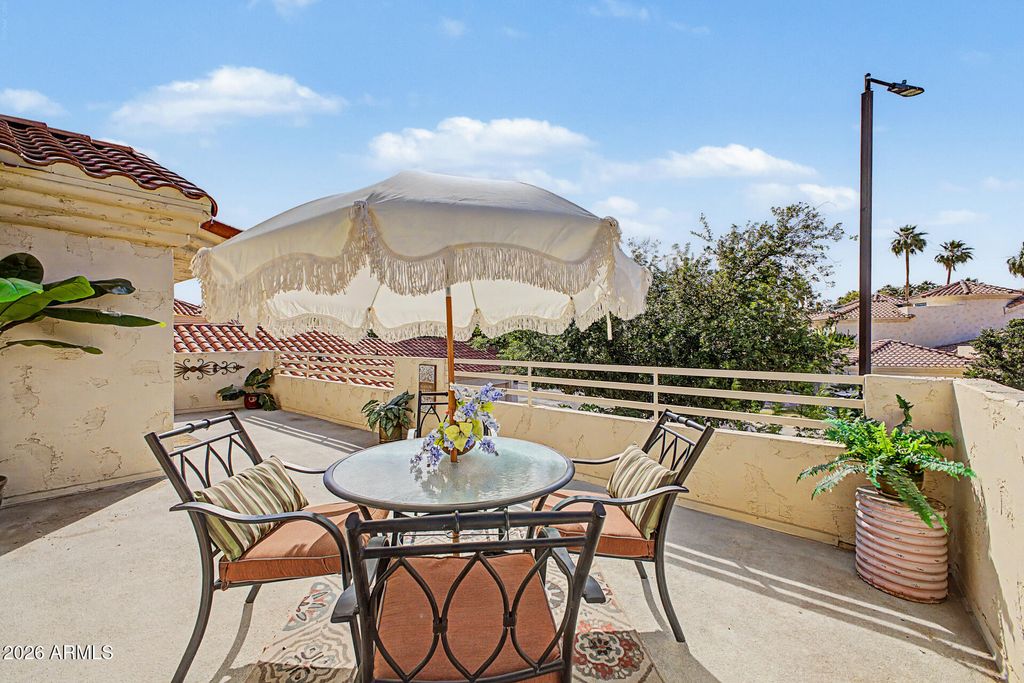 Image 40 of property listing at 1700 E LAKESIDE Drive 63, Gilbert, AZ 85234
