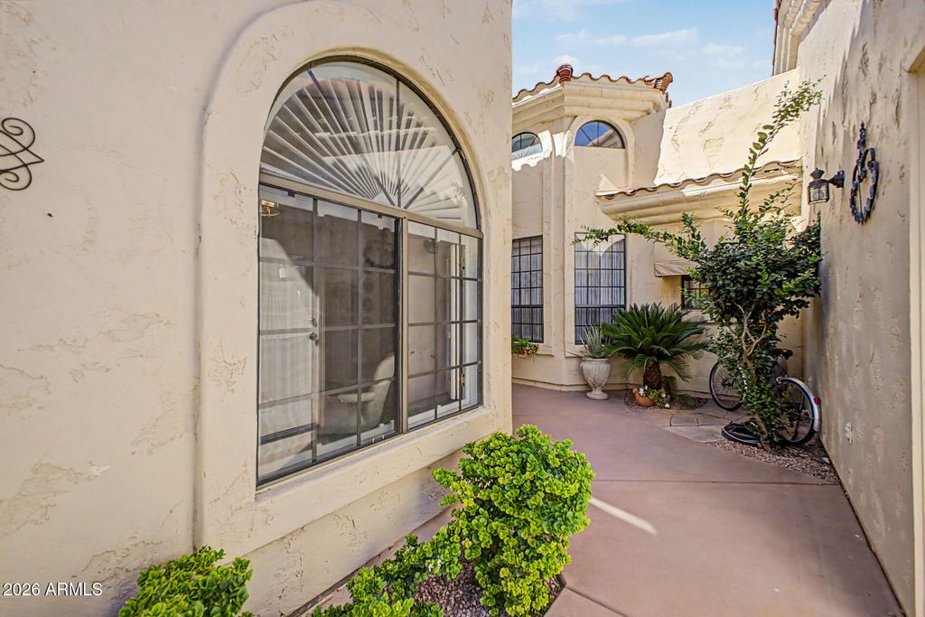 Image 5 of property listing at 1700 E LAKESIDE Drive 63, Gilbert, AZ 85234