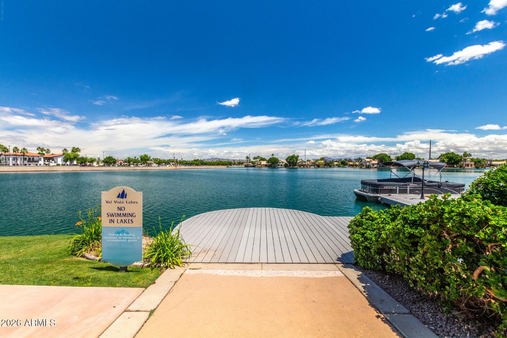 Image 55 of property listing at 1700 E LAKESIDE Drive 63, Gilbert, AZ 85234
