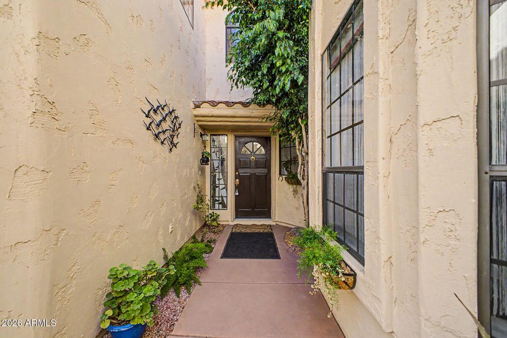 Image 7 of property listing at 1700 E LAKESIDE Drive 63, Gilbert, AZ 85234