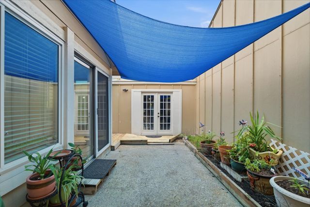 11517 Village Place Drive 152, Houston, TX 77077