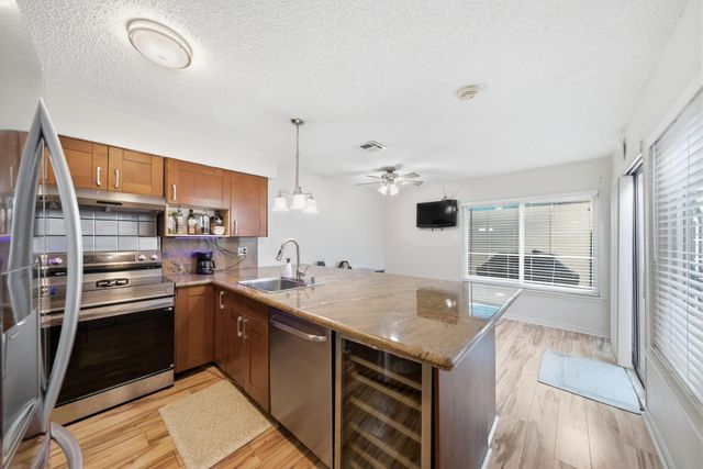 11517 Village Place Drive 152, Houston, TX 77077