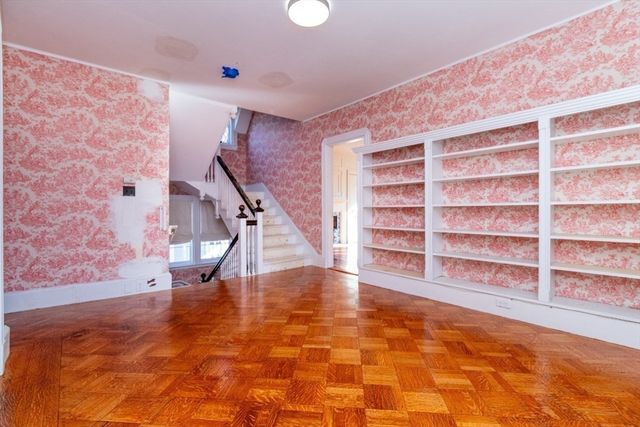 28 Melville Ave, Boston, MA 02124