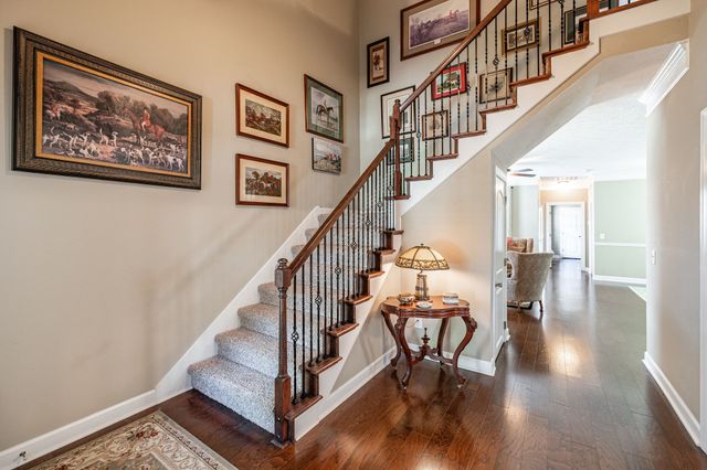 1098 Paddock Park Cir, Gallatin, TN 37066