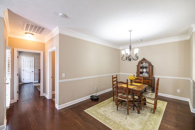 1098 Paddock Park Cir, Gallatin, TN 37066