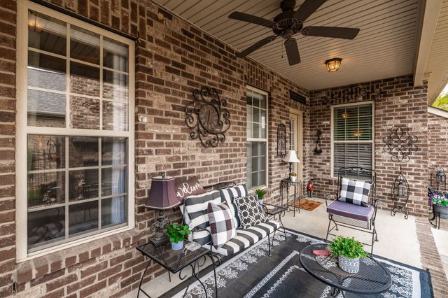 1098 Paddock Park Cir, Gallatin, TN 37066