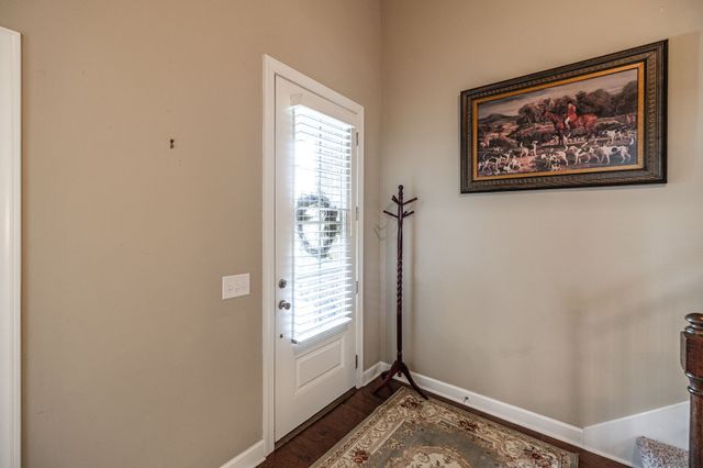 1098 Paddock Park Cir, Gallatin, TN 37066