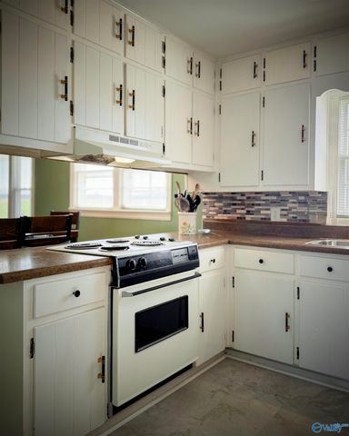 763 Highway 55 W, Falkville, AL 35622