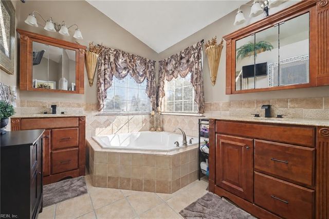 6406 Aberdeen PL, Suffolk, VA 23435