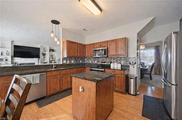 6406 Aberdeen PL, Suffolk, VA 23435