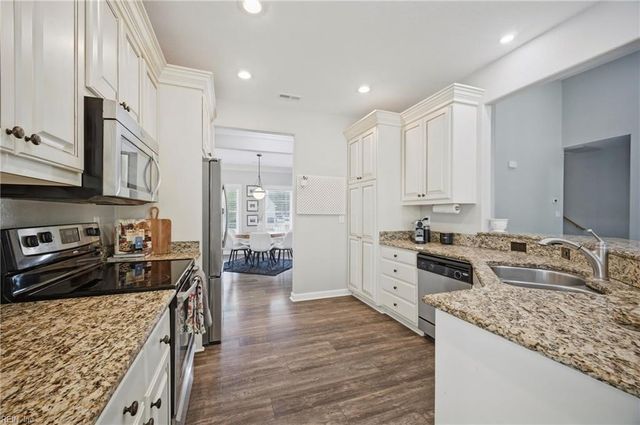 1732 Mount Airy CT, Virginia Beach, VA 23456
