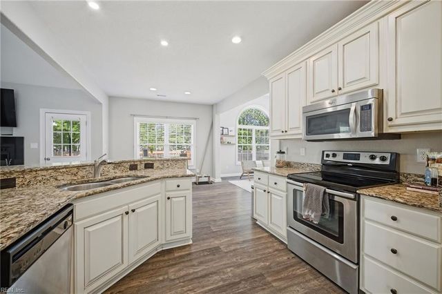 1732 Mount Airy CT, Virginia Beach, VA 23456