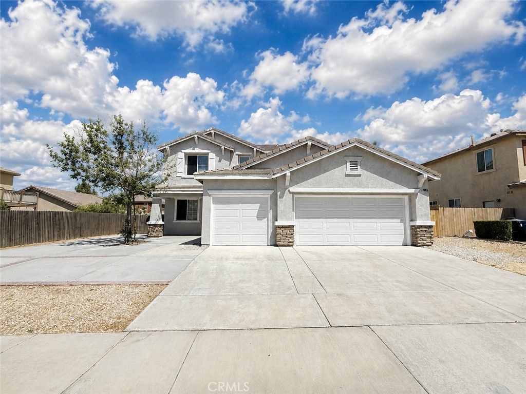 Image 1 of property listing at 14541 Swallow Court, Victorville, CA 92394