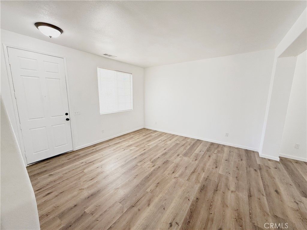 Image 10 of property listing at 14541 Swallow Court, Victorville, CA 92394