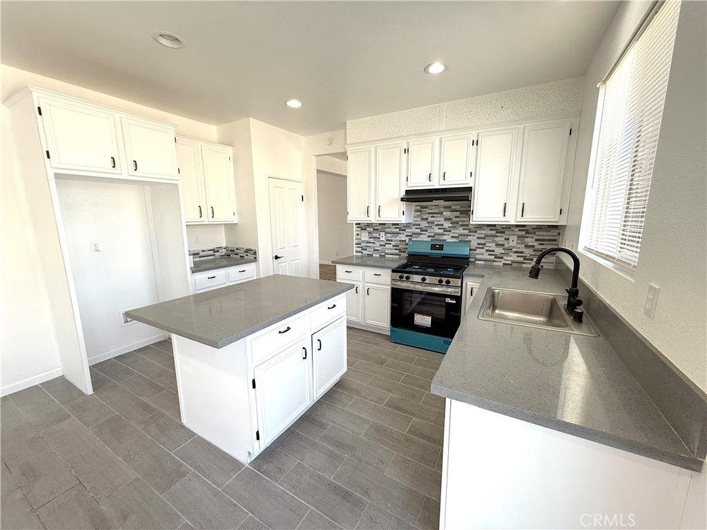 Image 12 of property listing at 14541 Swallow Court, Victorville, CA 92394